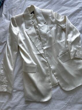 Steve Madden - Pearl Satin Blazer